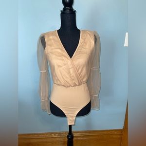 Contrast Mesh Gathered Flounce Sleeve Bodysuit